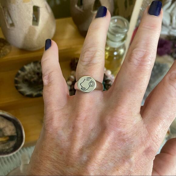 925 Sterling Silver Portrait Portrait Icon Adjustable Minimalist Ring - Picture 6 of 6